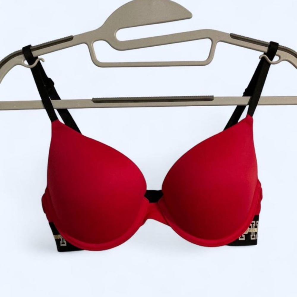 32C 🌸 Victoria’s Secret PINK Wear Everywhere Push Up Bra